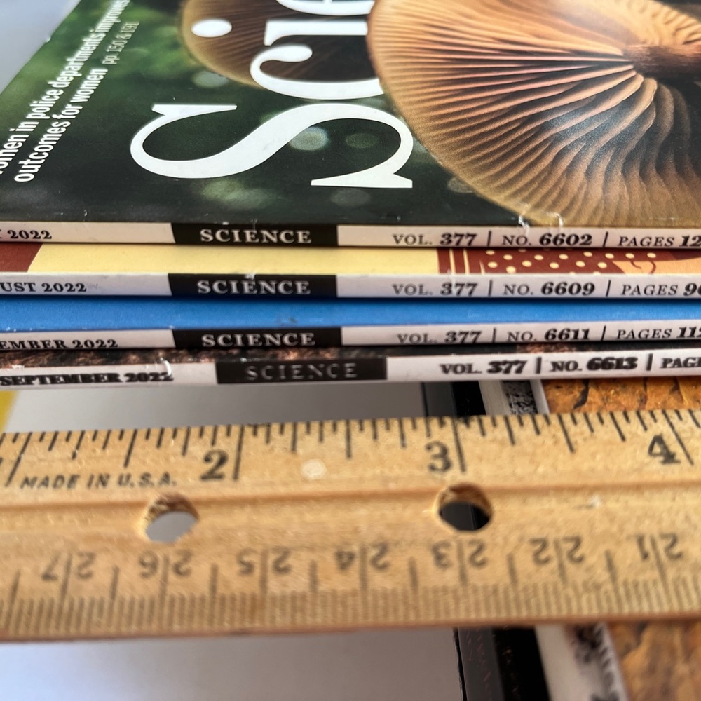4 Science Magazines. Stunning Set. Feed your mind! Inspire! Enrich! Excite! - Picture 8 of 8